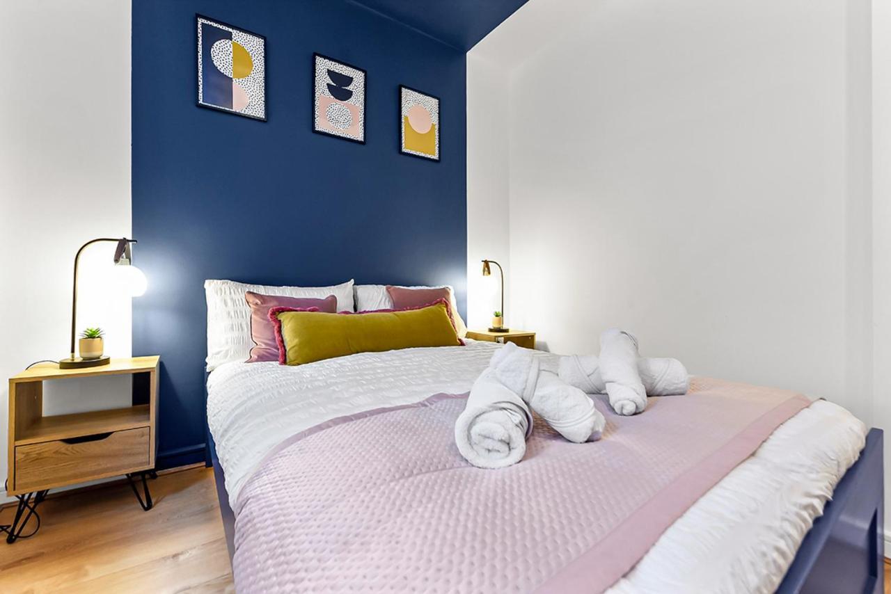 Spacious Contemporary 2 Bed Flat, Londra