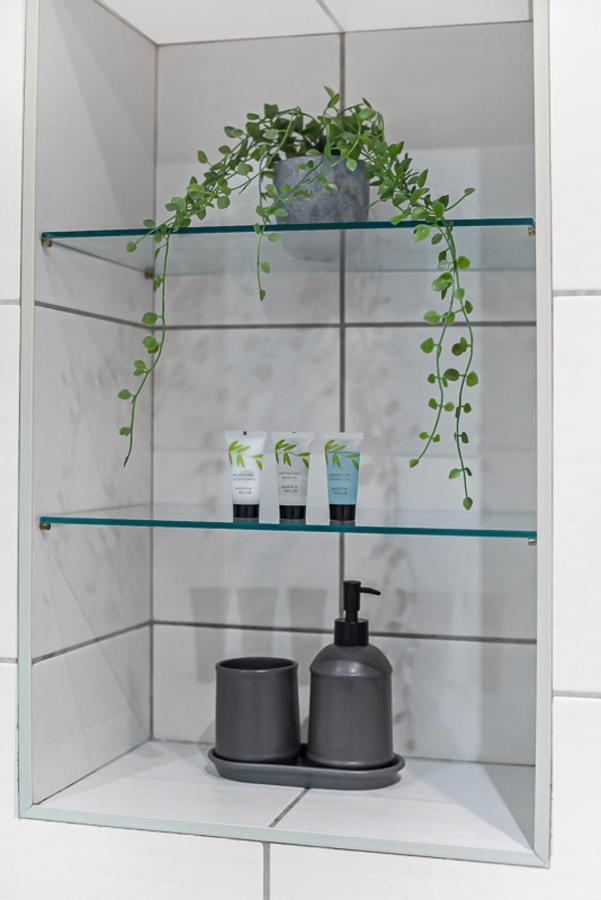 Spacious Contemporary 2 Bed Flat, Appartamento